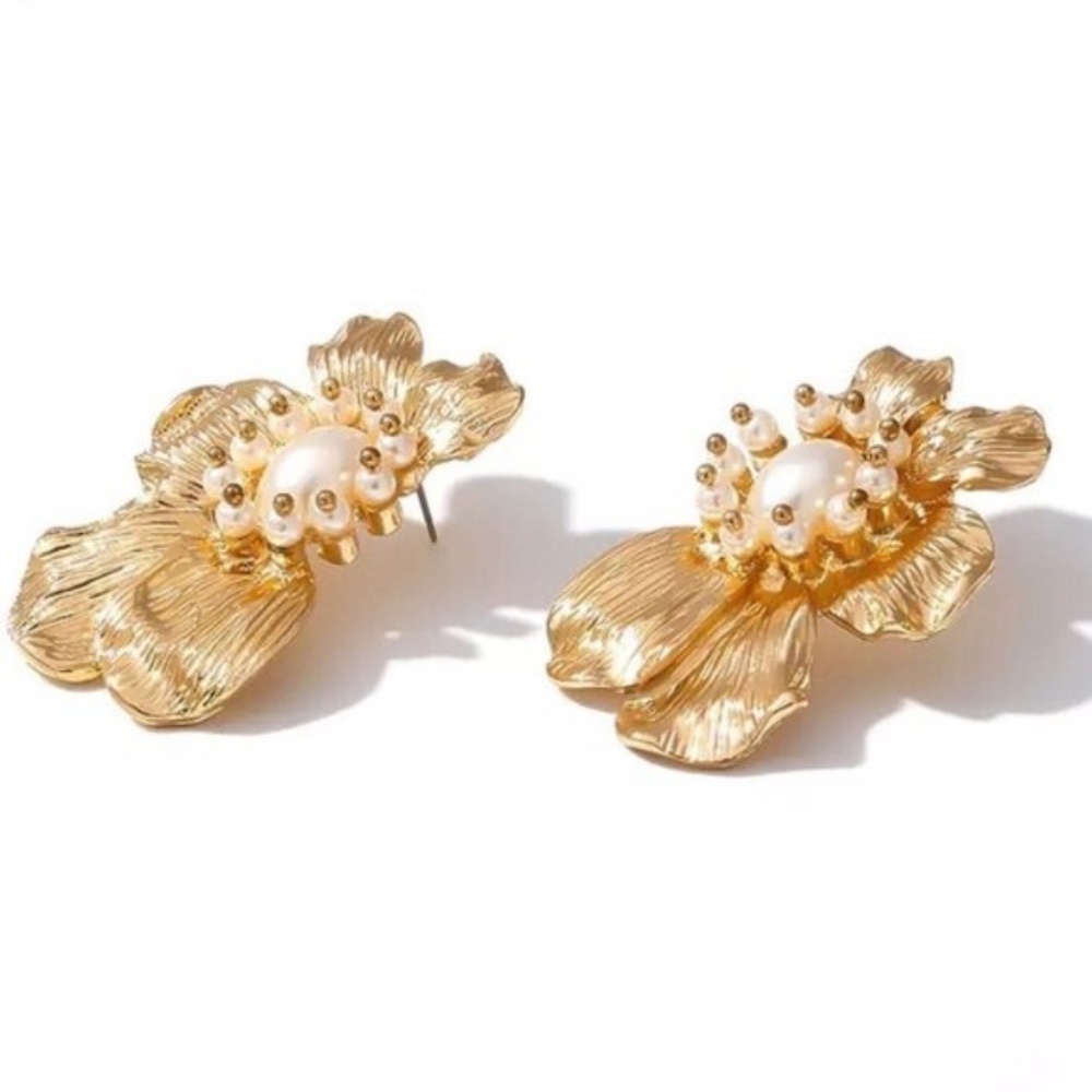 Zara Gold tone flower half leaf stud earrings NEW Gold Plated Floral Pearl Clust - Picture 5 of 7